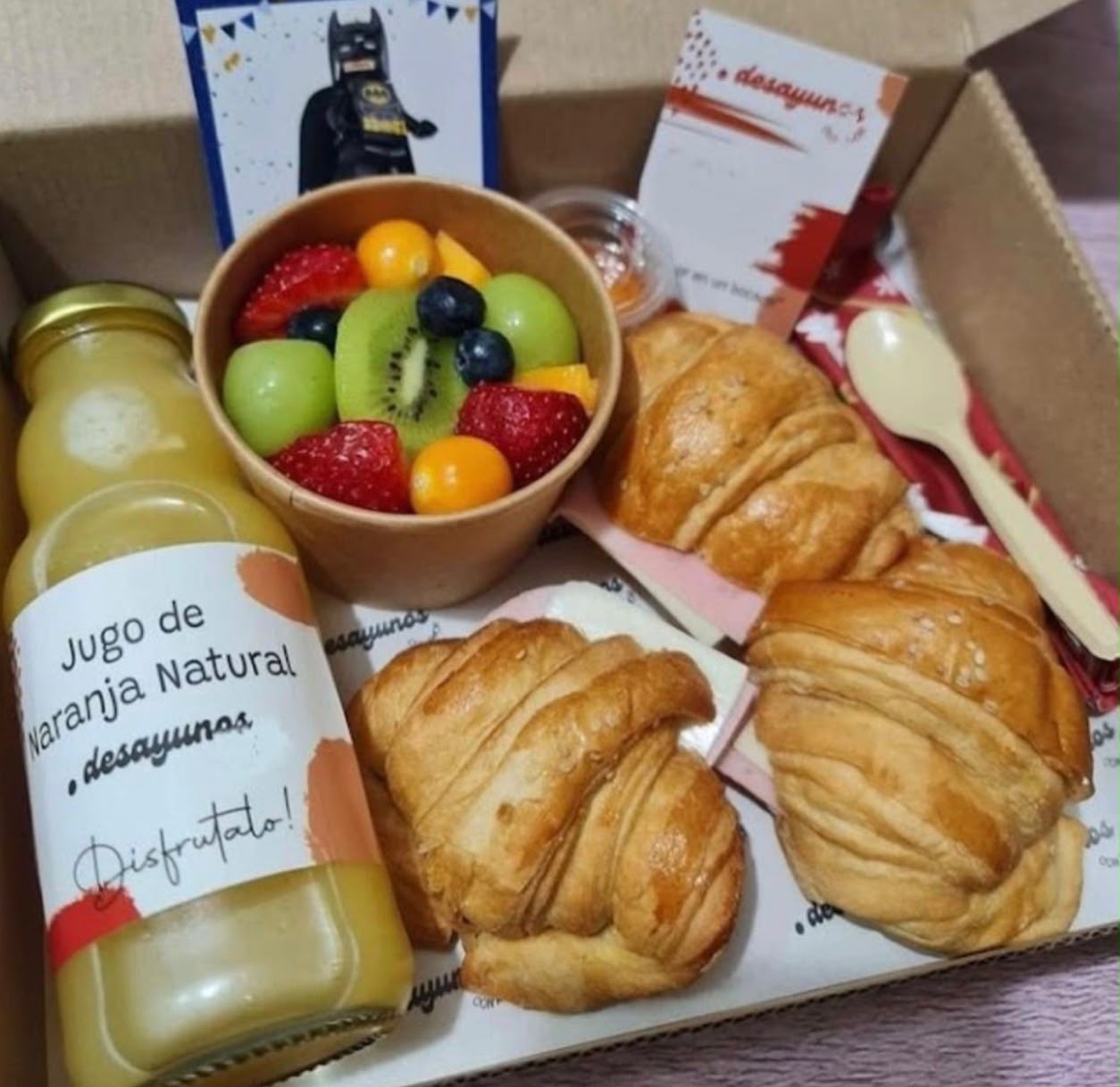 Desayuno Croissants Temático – desayuno sorpresa a domicilio